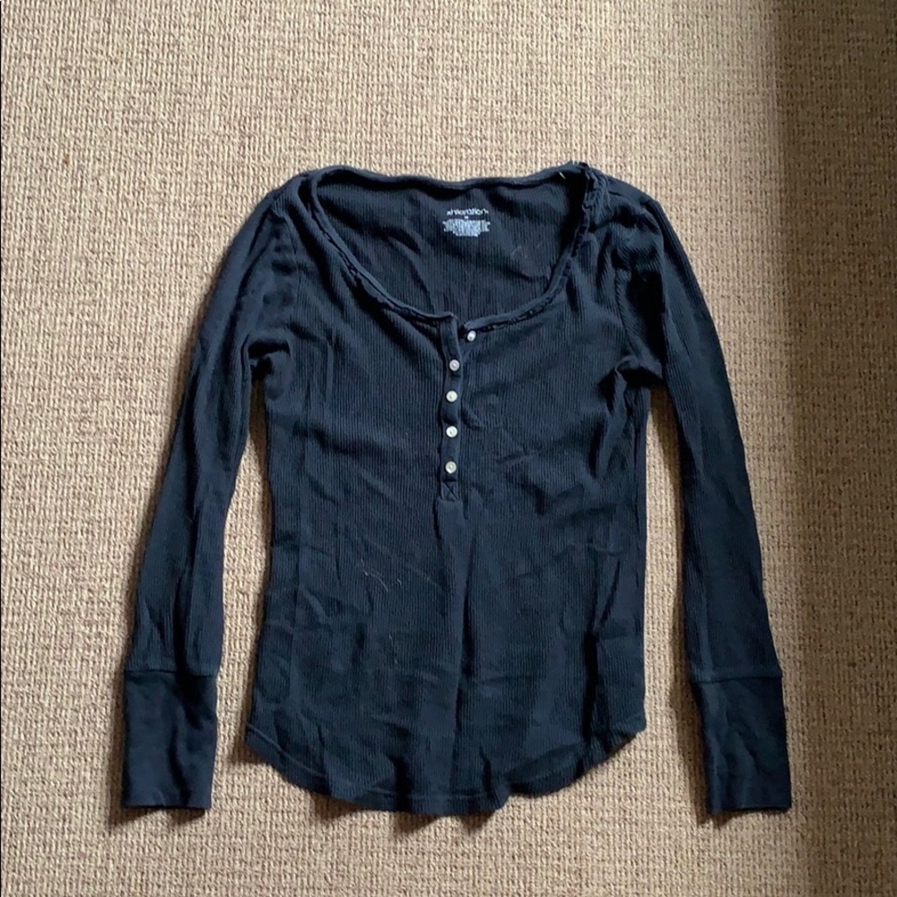 Black scoop neck long sleeve with buttons